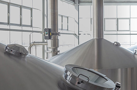 清洁人孔时,应该使用什么样的清洁剂呢